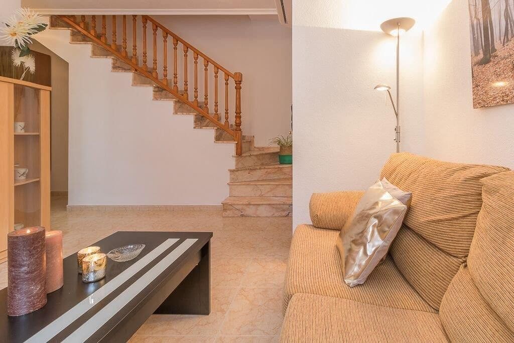3 bedroom Villa for sale in Playa Flamenca with pool - € 239,000 (Ref: 9324305)