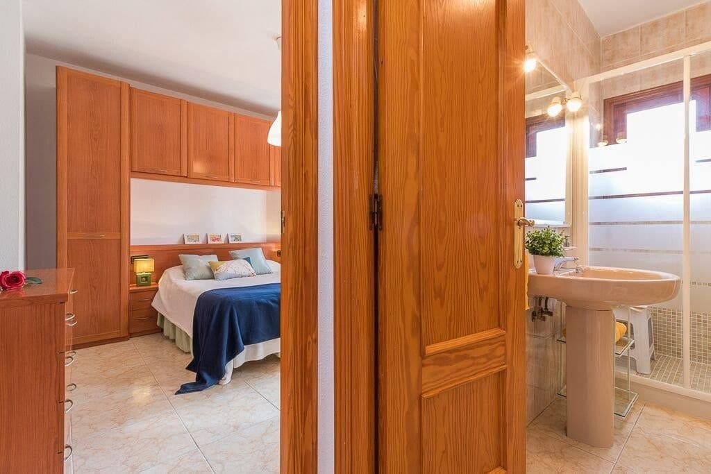 3 bedroom Villa for sale in Playa Flamenca with pool - € 239,000 (Ref: 9324305)