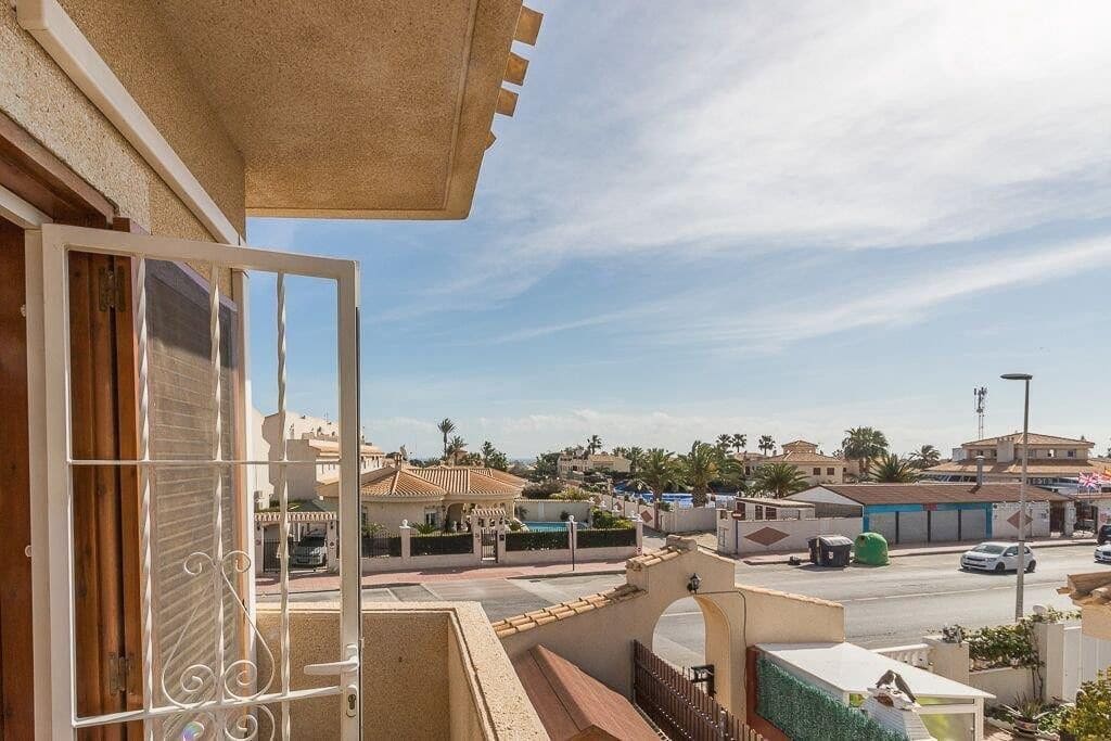 3 bedroom Villa for sale in Playa Flamenca with pool - € 239,000 (Ref: 9324305)
