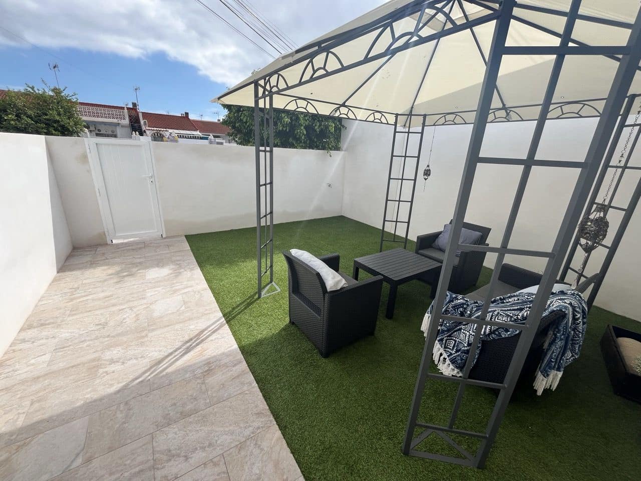 2 chambre Maison de Ville à vendre à Torrevieja avec piscine - 149 900 € (Ref: 9347635)