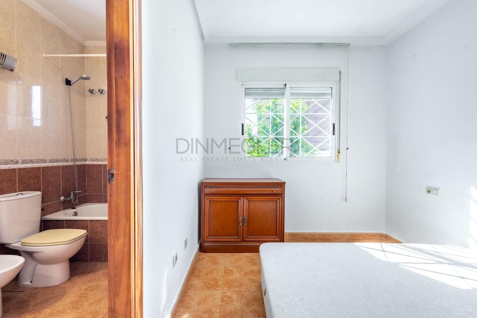 2 bedroom Villa for sale in Torrevieja with pool - € 235,000 (Ref: 9347636)