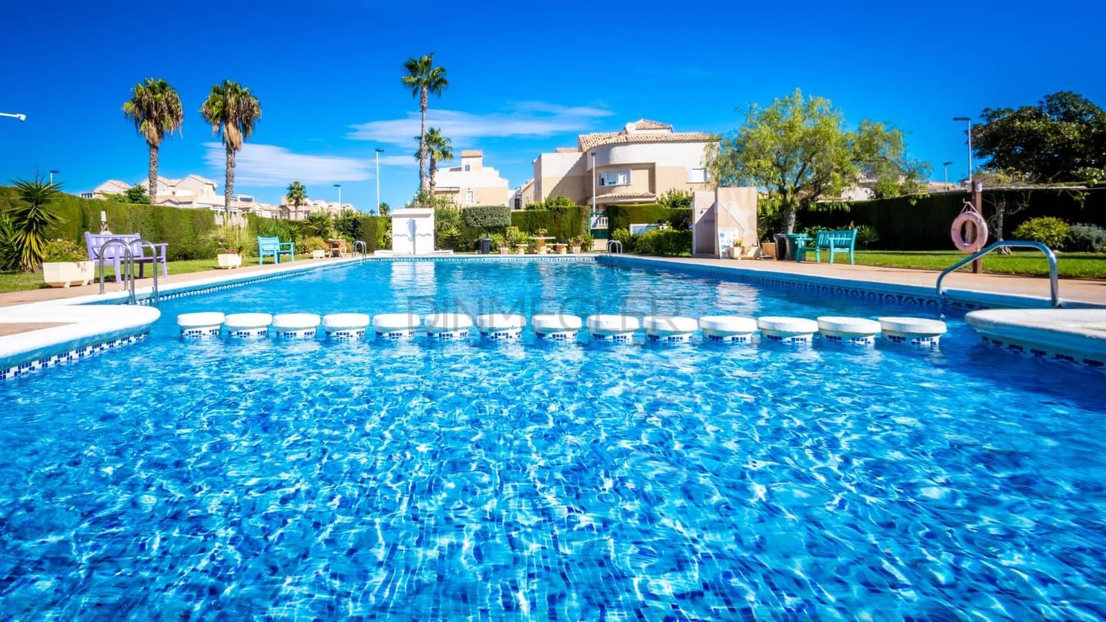 2 bedroom Villa for sale in Torrevieja with pool - € 235,000 (Ref: 9347636)