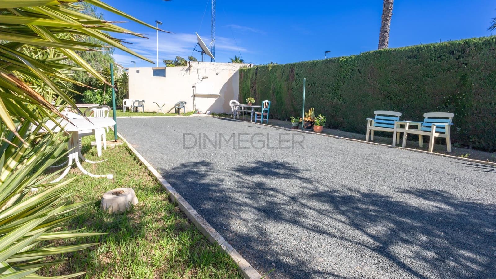 2 bedroom Villa for sale in Torrevieja with pool - € 235,000 (Ref: 9347636)