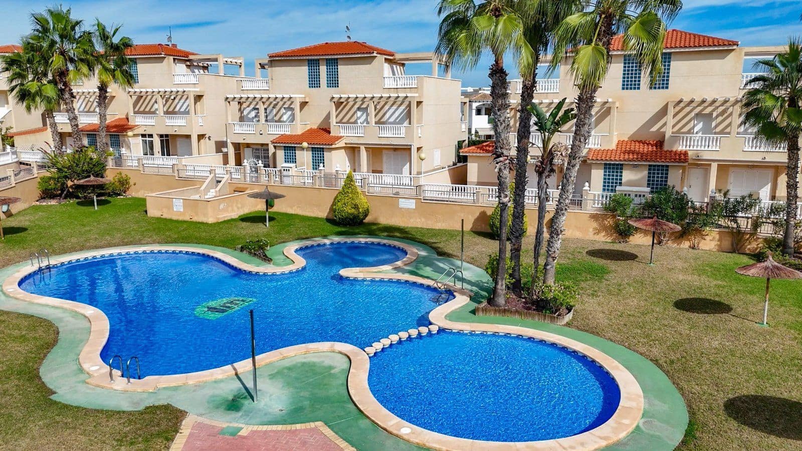 3 bedroom Apartment for sale in Orihuela Costa with pool - € 278,000 (Ref: 9347644)
