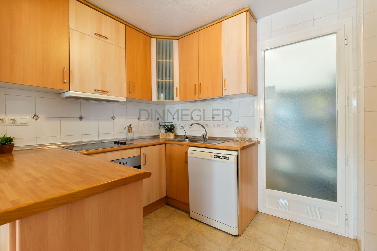 4 slaapkamer Appartement te koop in Aguas Nuevas met zwembad - € 230.000 (Ref: 9374639)