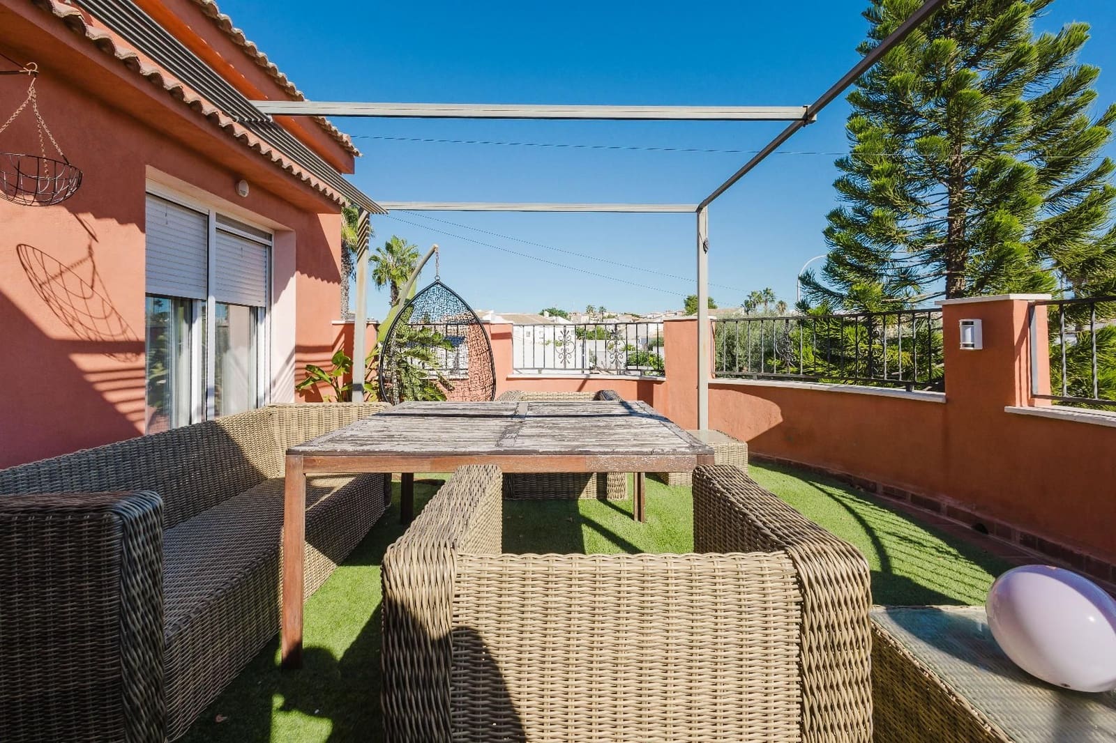 5 sovrum Villa till salu i Torrevieja med pool garage - 449 000 € (Ref: 9374640)