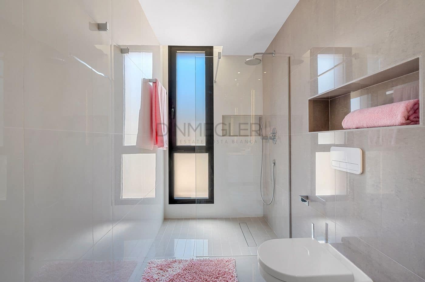 4 sypialnia Willa na sprzedaż w Guardamar del Segura z basenem - 1 390 000 € (Ref: 9398687)