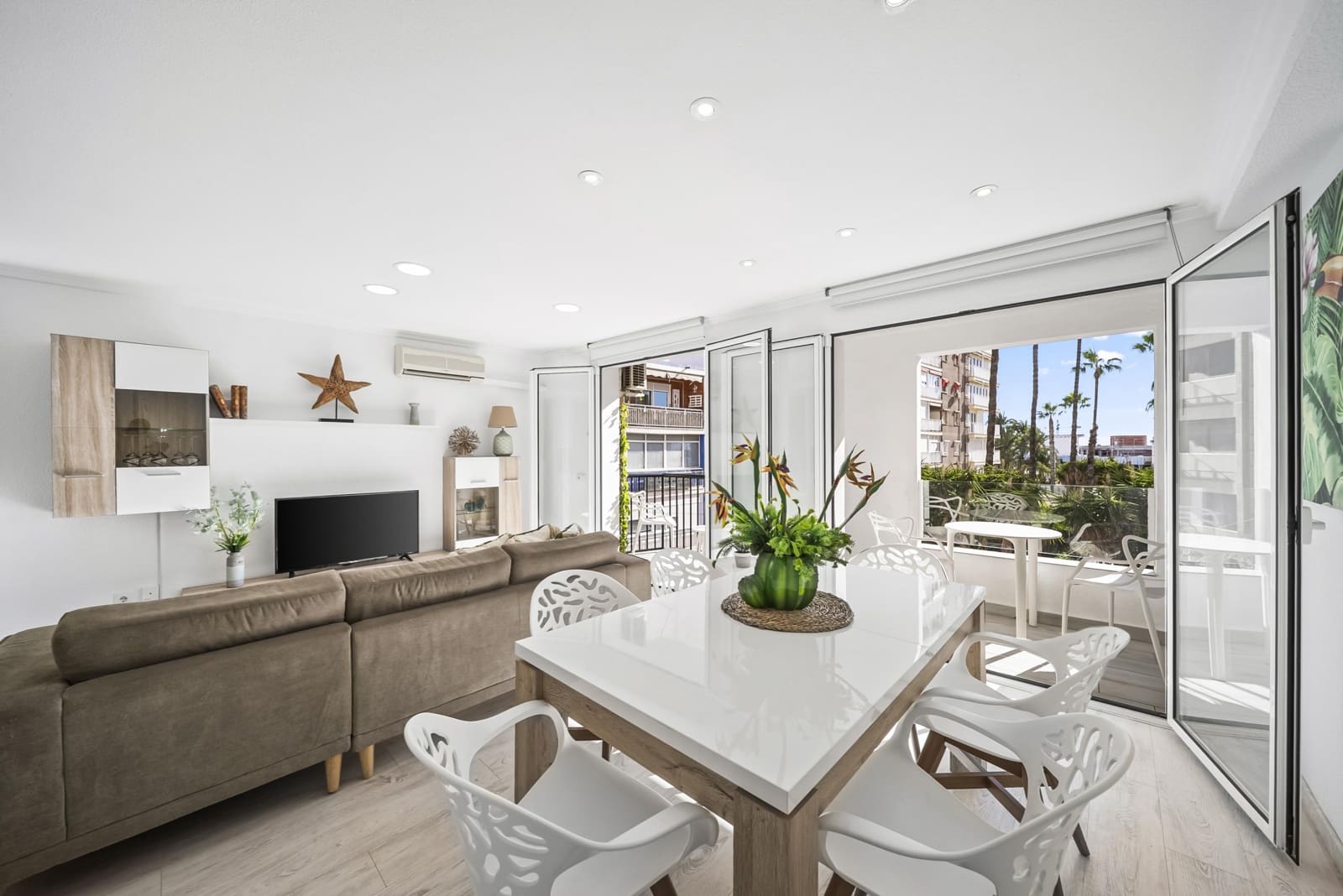 2 soverom Leilighet til salgs i Torrevieja - € 265 000 (Ref: 9420010)