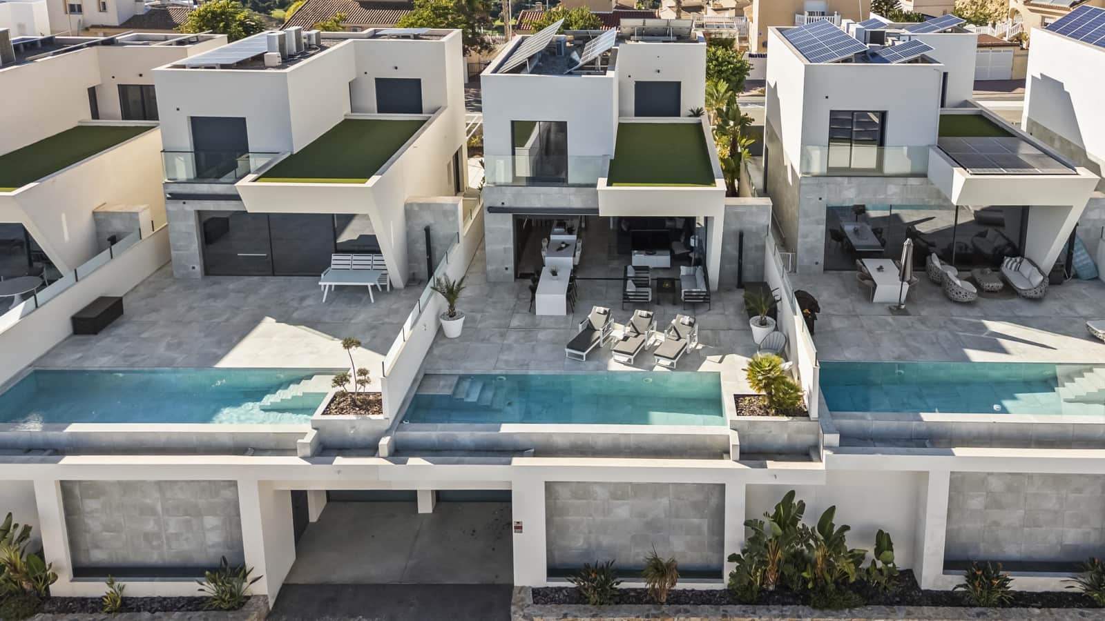 4 makuuhuone Huvila myytävänä paikassa Ciudad Quesada mukana uima-altaan 
autotalli - 749 000 € (Ref: 9440255)