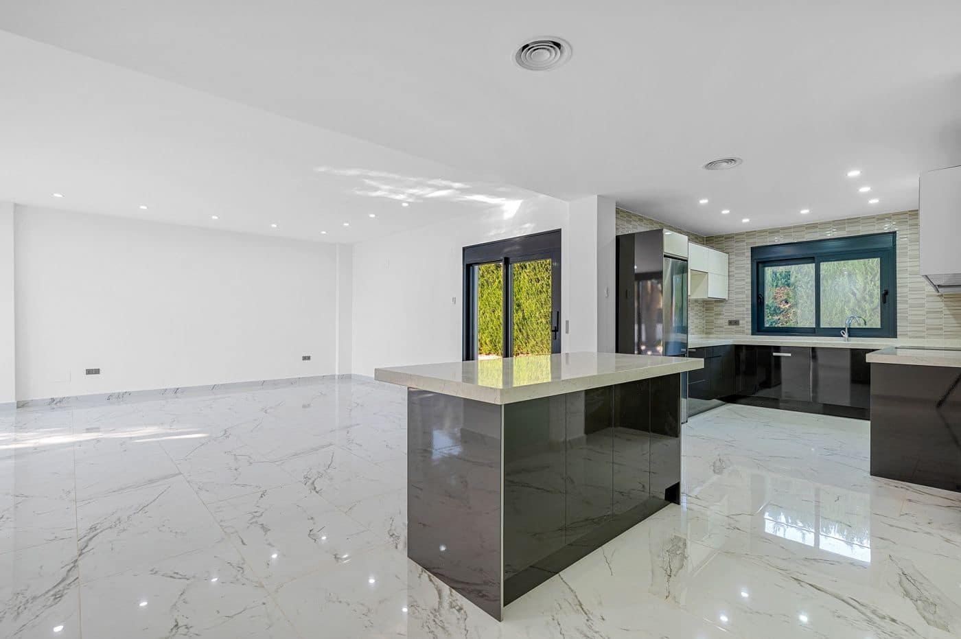 Chalet de 4 habitaciones en Campoamor en venta con piscina garaje - 1.100.000 € (Ref: 9443353)