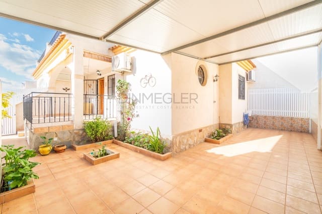 2 slaapkamer Villa te koop in Playa Flamenca, Orihuela met zwembad - € 189.000 (Ref: 9443354)