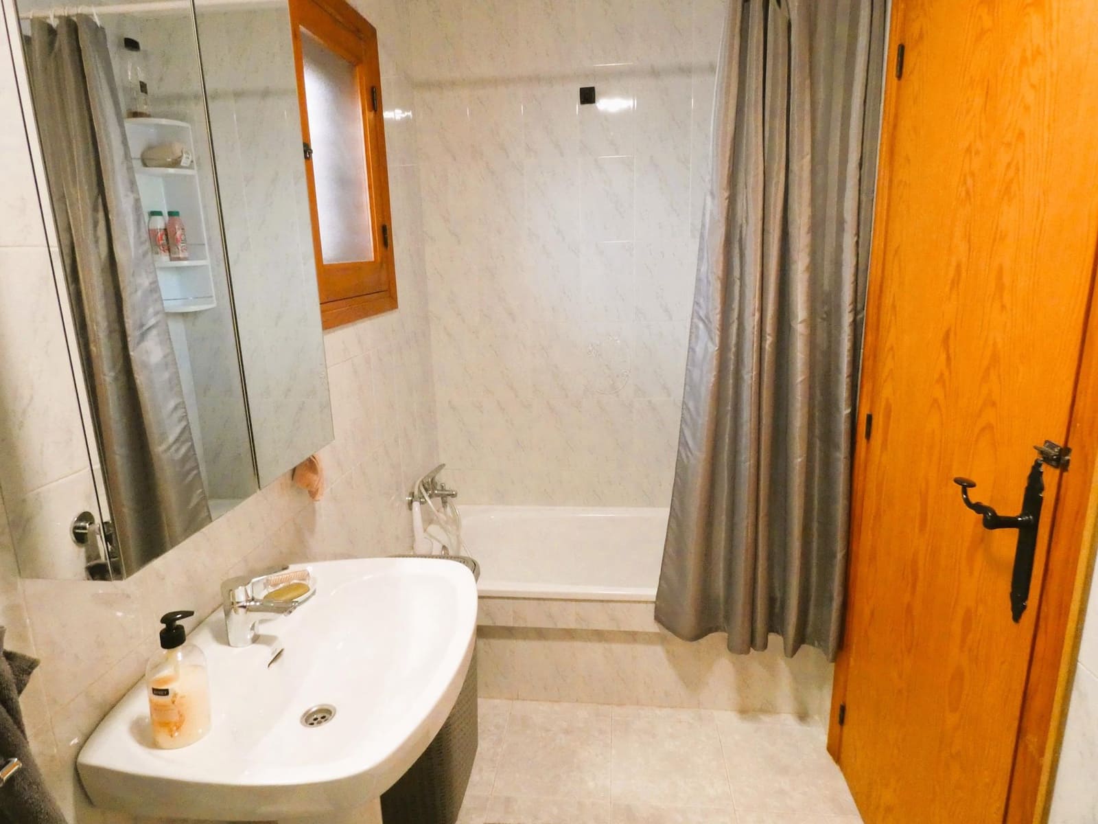 Apartamento de 2 habitaciones en Torrevieja en venta con piscina - 199.000 € (Ref: 9443355)