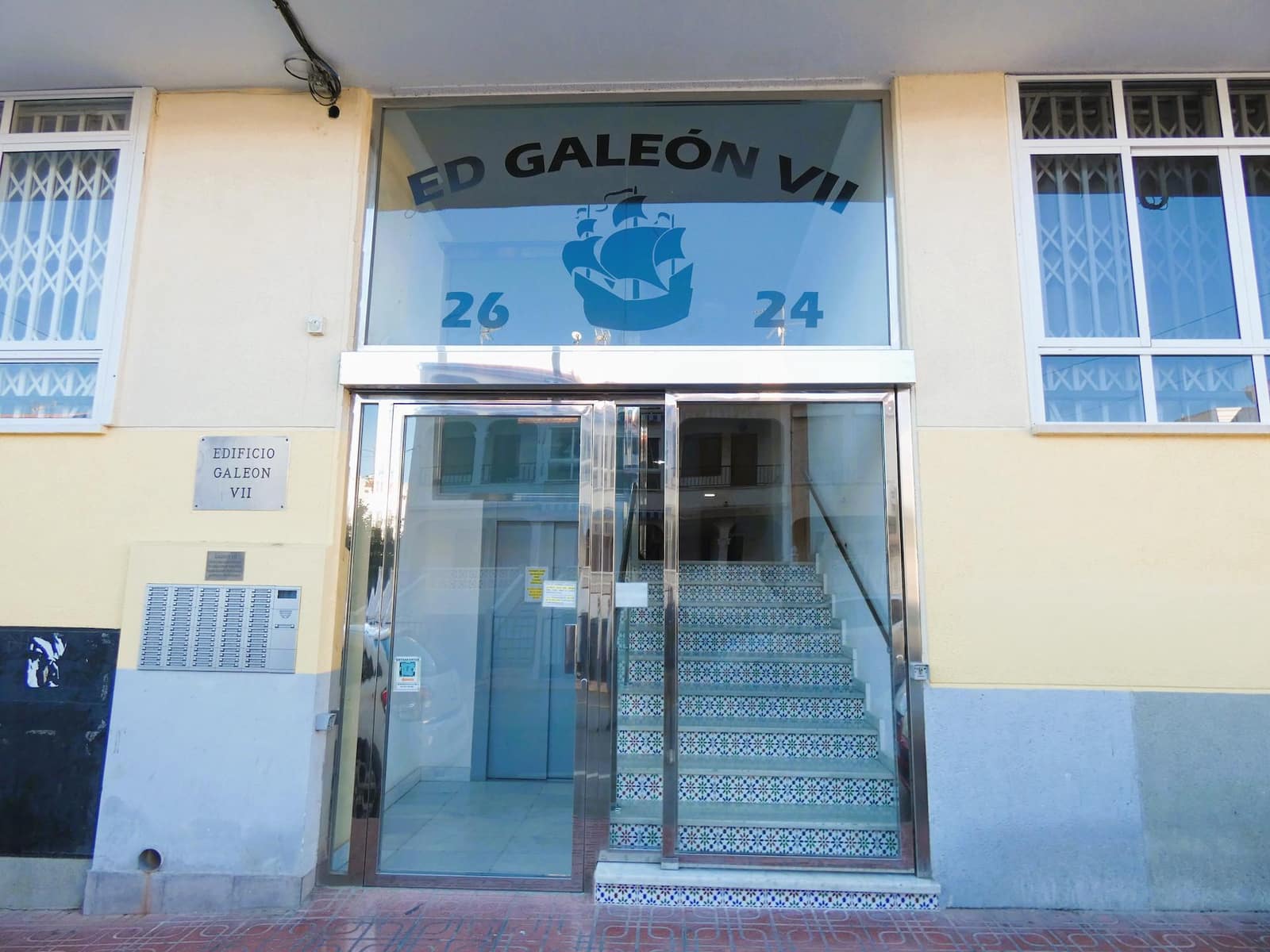 Apartamento de 2 habitaciones en Torrevieja en venta con piscina - 199.000 € (Ref: 9443355)