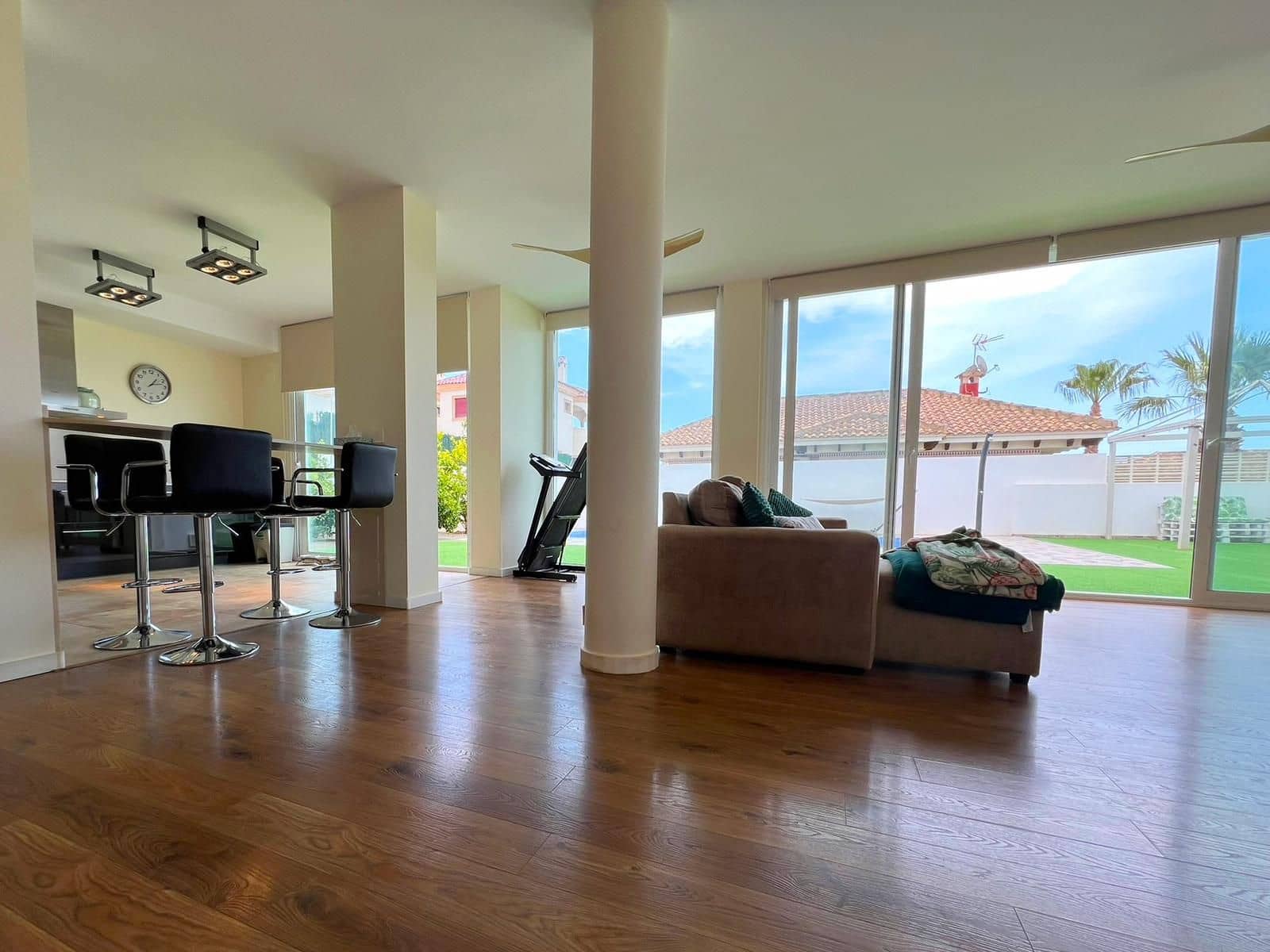 6 bedroom Villa for sale in San Fulgencio with pool garage - € 699,000 (Ref: 9470613)