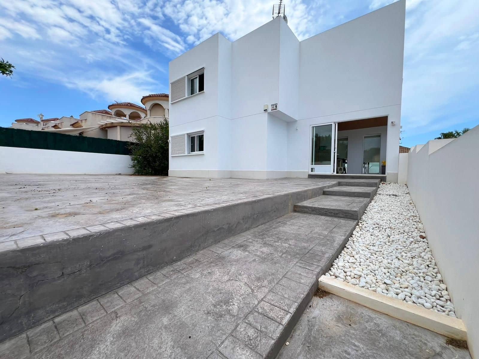 6 bedroom Villa for sale in San Fulgencio with pool garage - € 699,000 (Ref: 9470613)