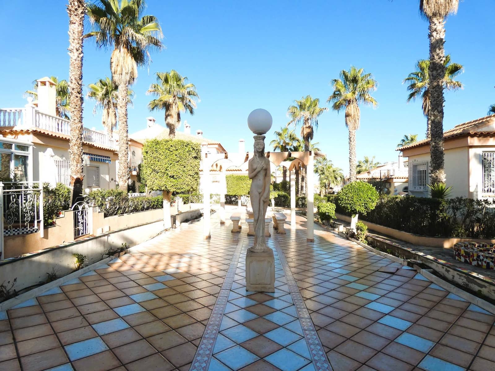 2 slaapkamer Bungalow te koop in Los Altos met zwembad - € 249.000 (Ref: 9527862)