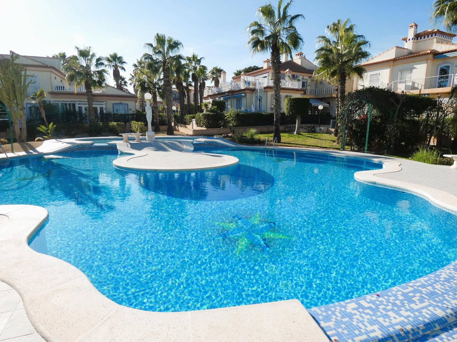 2 slaapkamer Bungalow te koop in Los Altos met zwembad - € 249.000 (Ref: 9527862)