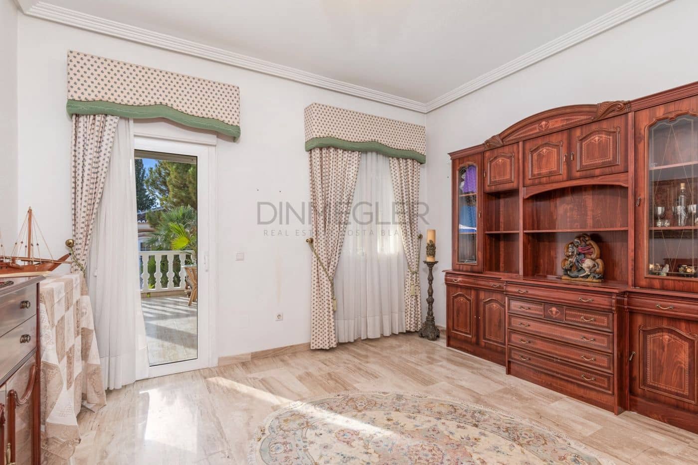 5 sypialnia Willa na sprzedaż w Dona Pepa z basenem garażem - 800 000 € (Ref: 9527863)