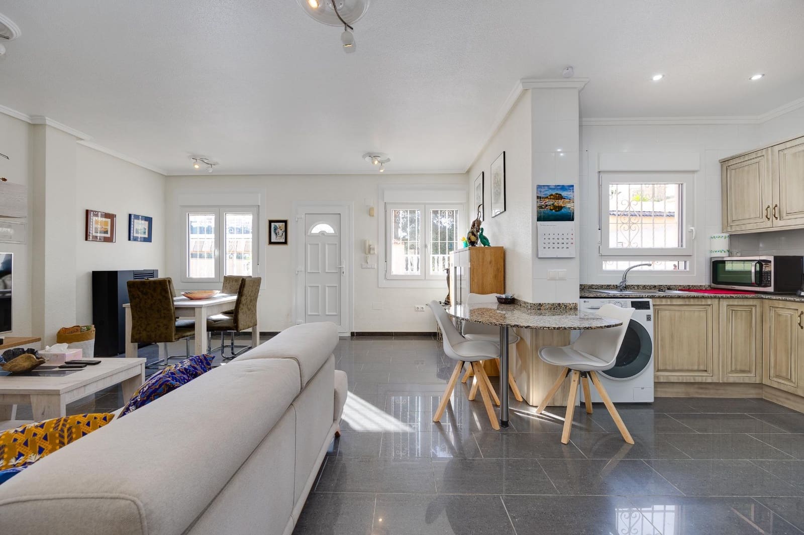 2 soveværelse Villa til salg i La Marquesa med swimmingpool - € 365.000 (Ref: 9578892)