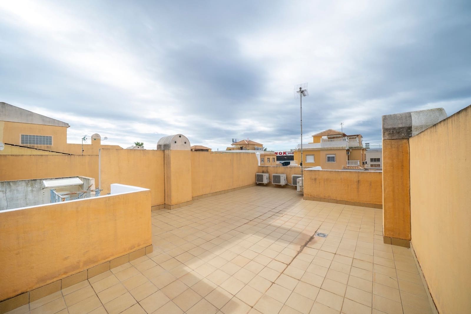 2 makuuhuone Rivitalo myytävänä paikassa Rojales - 179 000 € (Ref: 9578904)