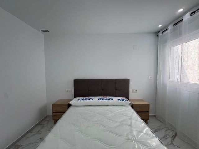 Apartamento de 2 habitaciones en Torrevieja en venta - 200.000 € (Ref: 9608242)