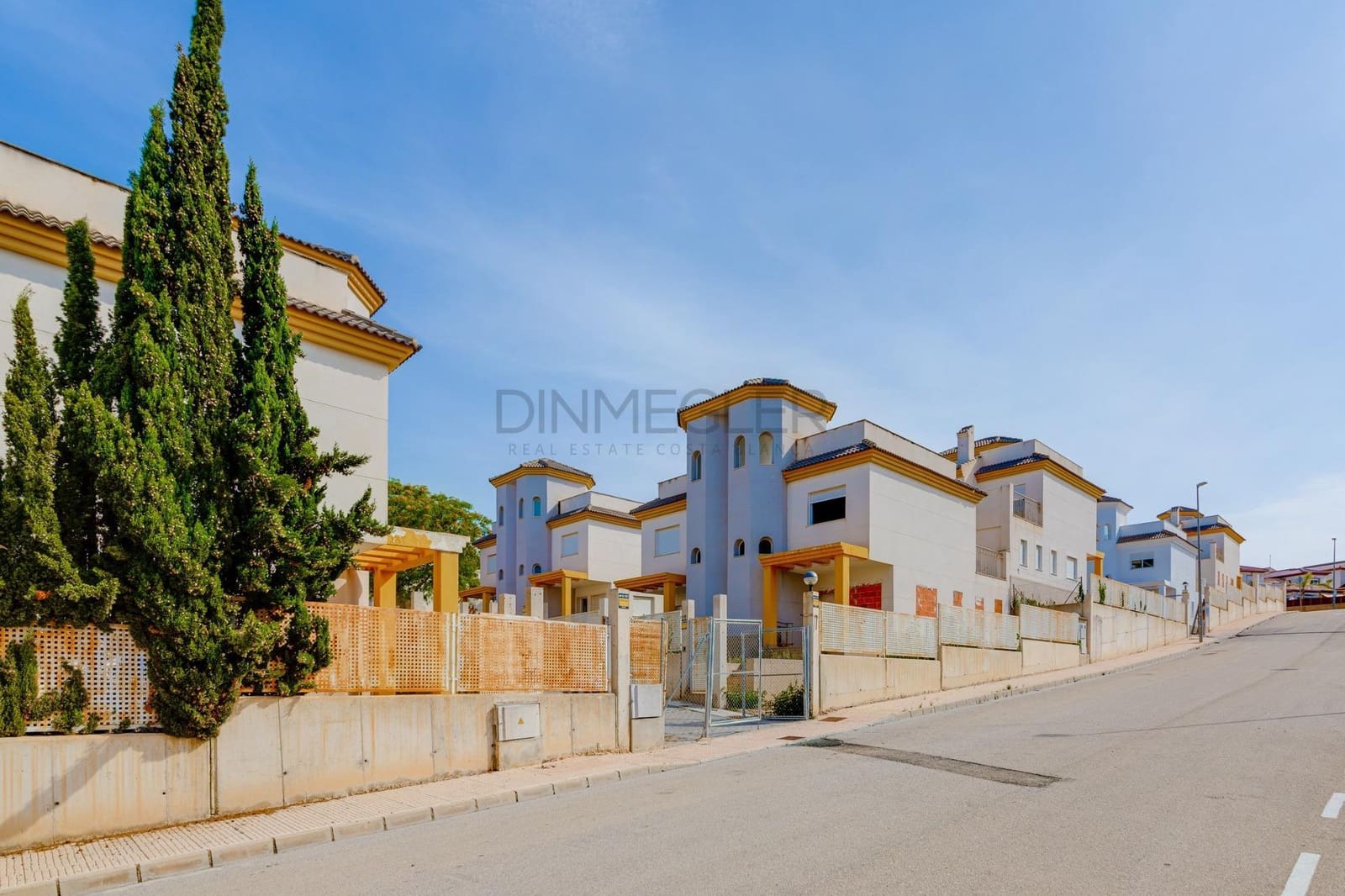 2 slaapkamer Halfvrijstaande villa te koop in San Fulgencio met zwembad - € 300.000 (Ref: 9608254)