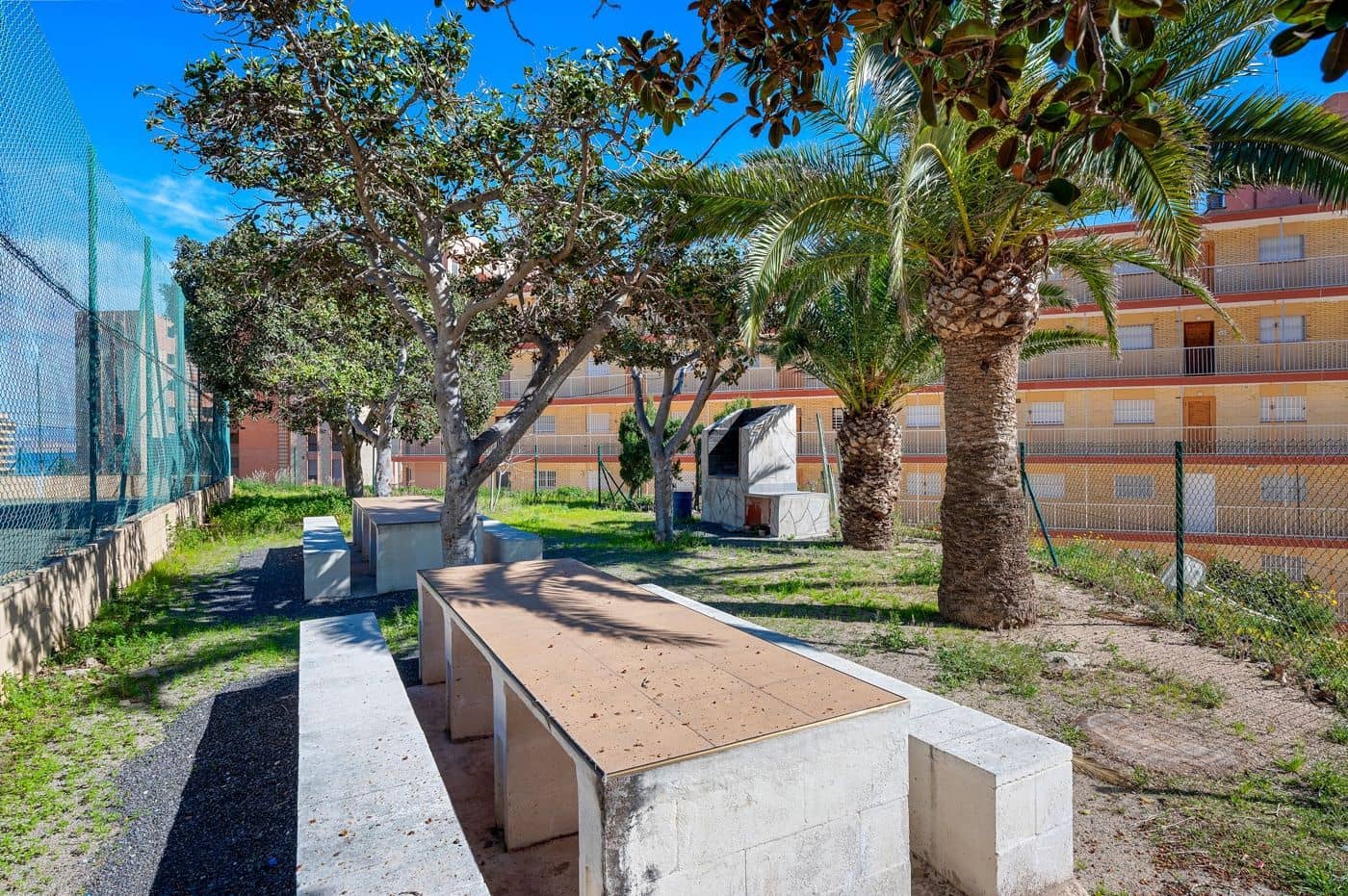 3 makuuhuone Huoneisto myytävänä paikassa Arenales del Sol mukana uima-altaan - 340 000 € (Ref: 9630297)