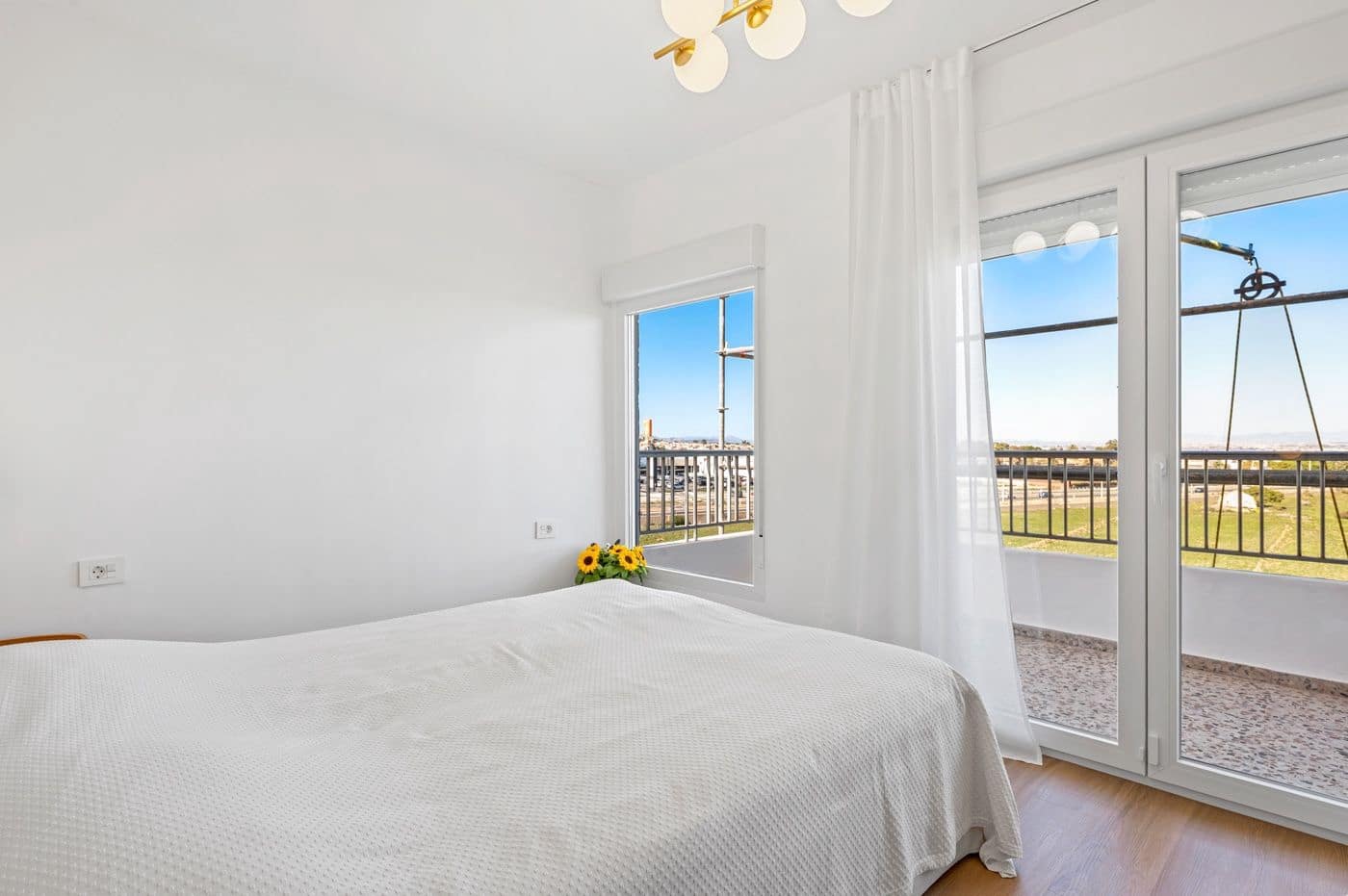 2 sypialnia Penthouse na sprzedaż w Torrevieja z basenem - 269 000 € (Ref: 9630298)