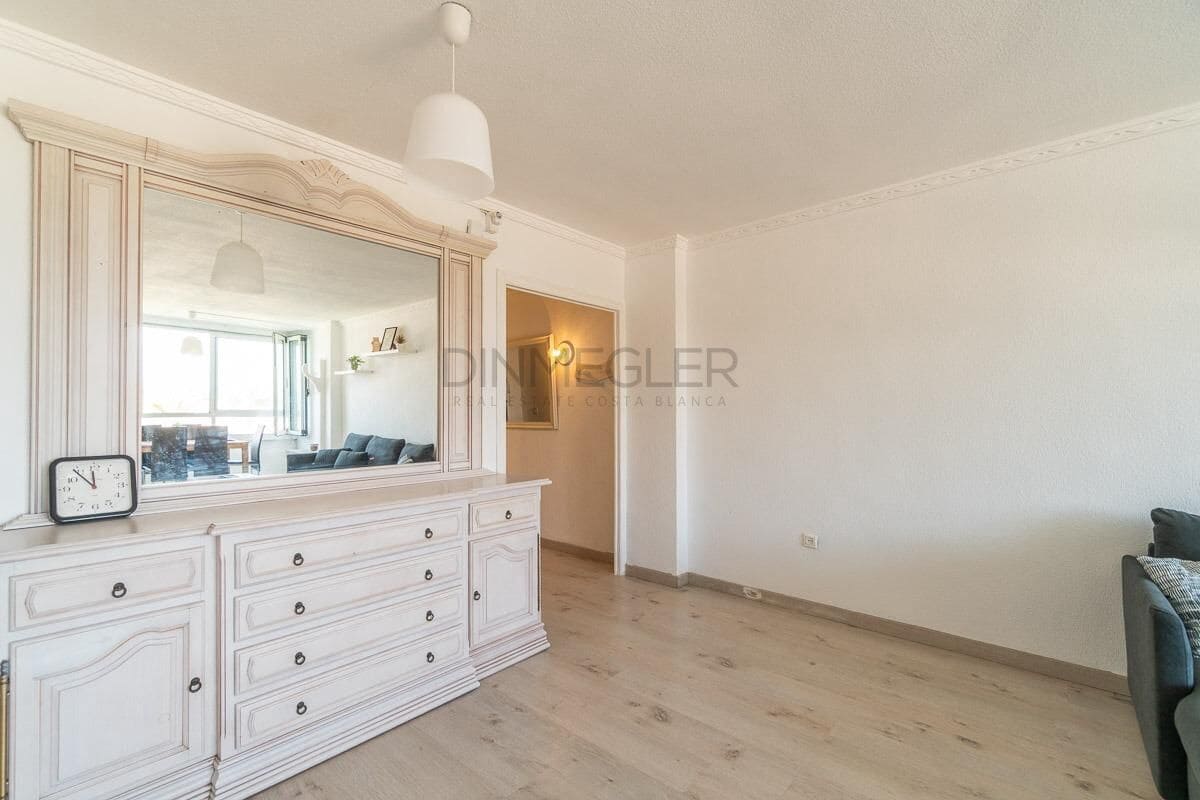 2 soveværelse Lejlighed til salg i La Veleta med swimmingpool garage - € 229.000 (Ref: 9696303)