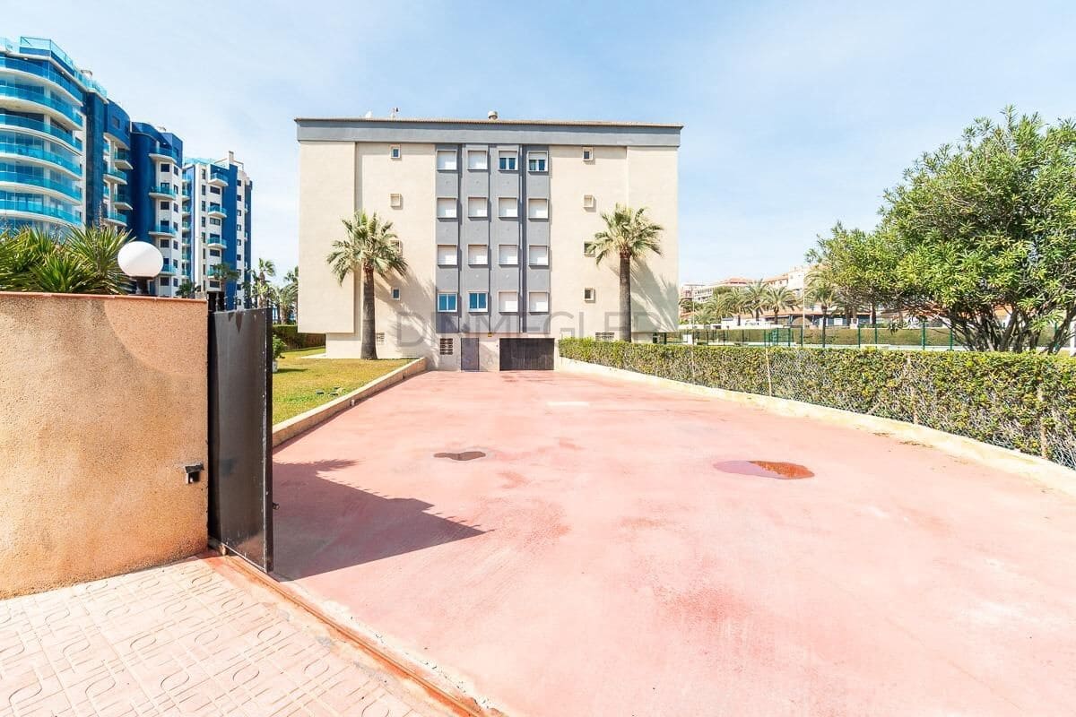 2 soveværelse Lejlighed til salg i La Veleta med swimmingpool garage - € 229.000 (Ref: 9696303)