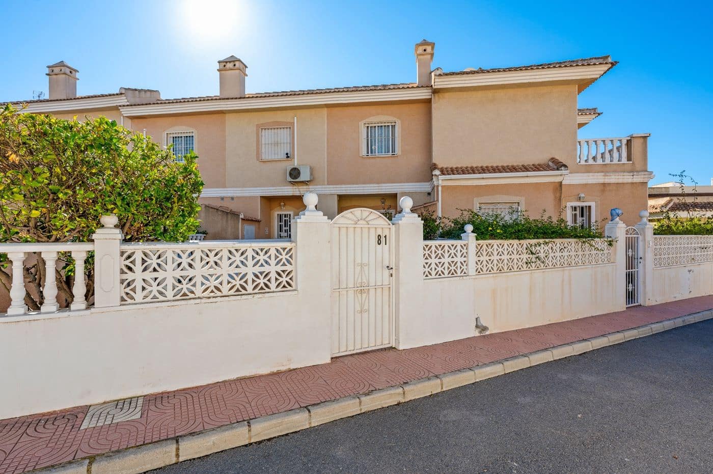 2 chambre Villa/Maison Mitoyenne à vendre à Dona Pepa avec piscine - 165 000 € (Ref: 9702120)