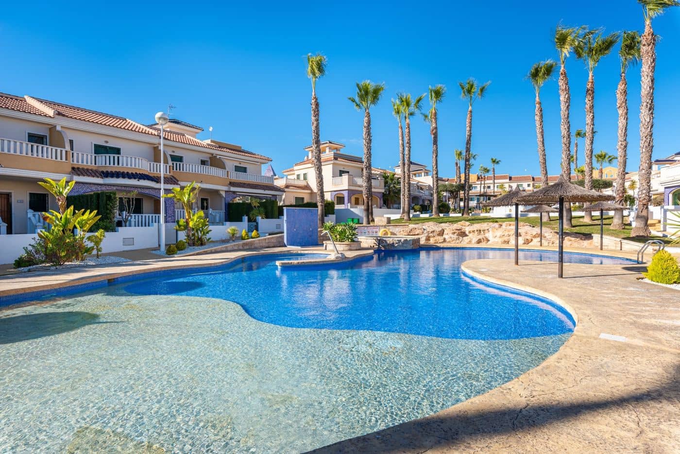 2 bedroom Apartment for sale in La Marquesa with pool garage - € 229,000 (Ref: 9732416)