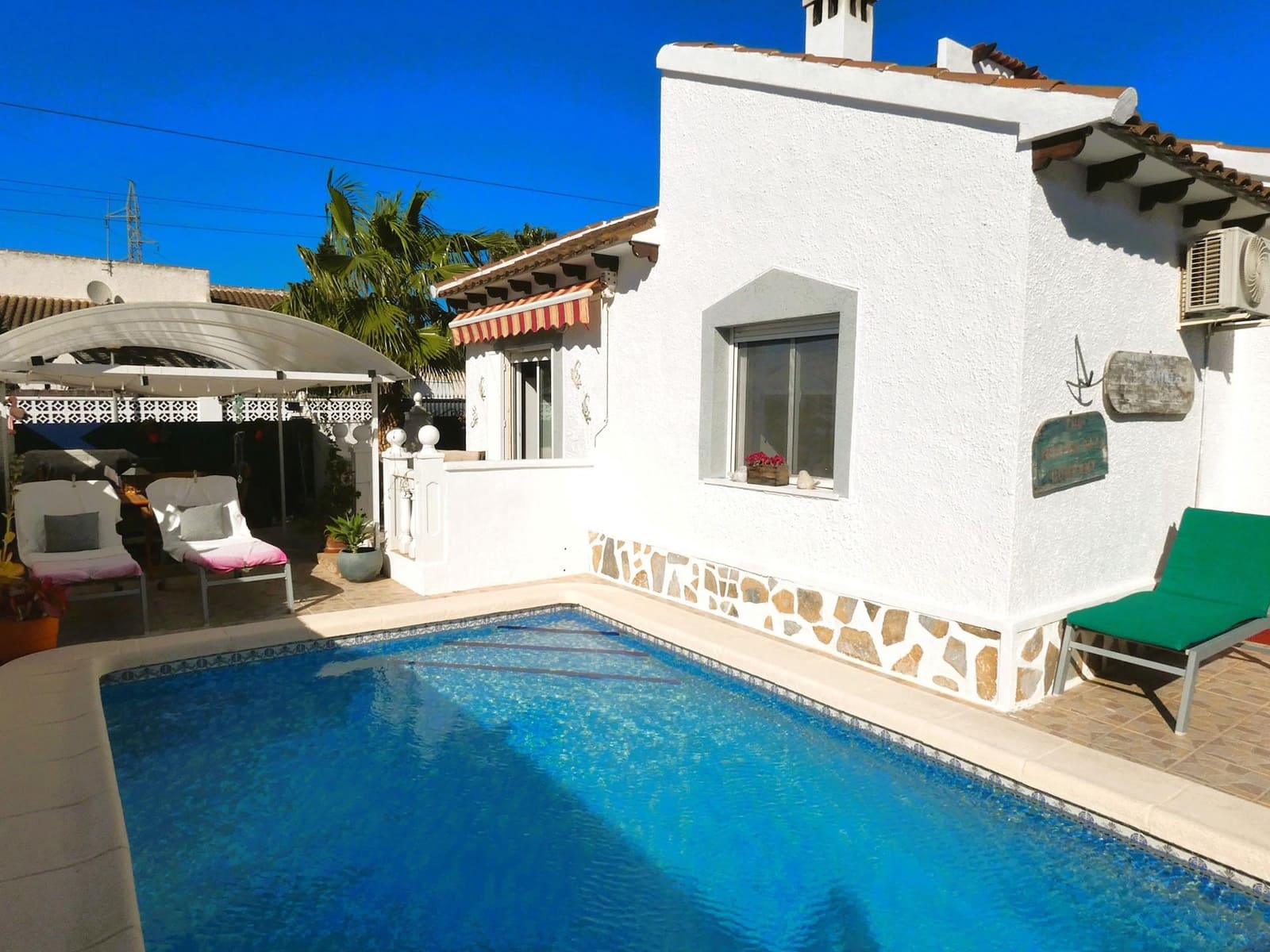 2 chambre Villa/Maison à vendre à Torrevieja avec piscine - 265 000 € (Ref: 9799477)
