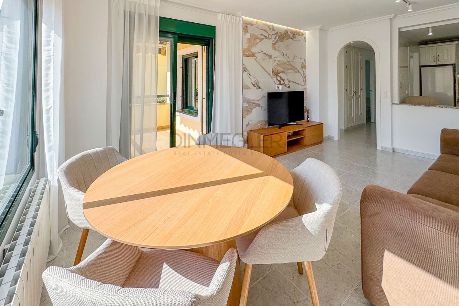 Apartamento de 2 habitaciones en Torrevieja en venta con piscina - 249.000 € (Ref: 9799478)
