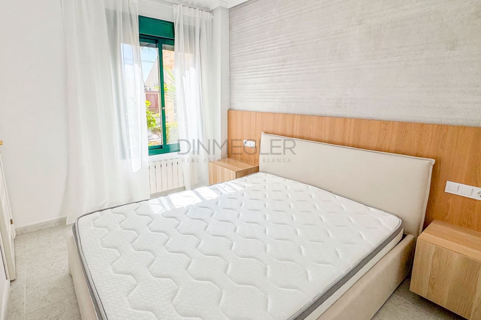 Apartamento de 2 habitaciones en Torrevieja en venta con piscina - 249.000 € (Ref: 9799478)