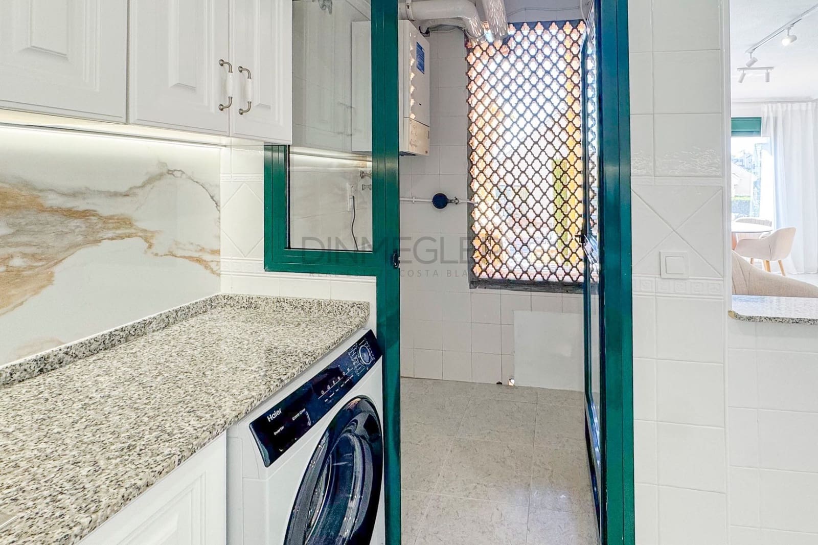 Apartamento de 2 habitaciones en Torrevieja en venta con piscina - 249.000 € (Ref: 9799478)