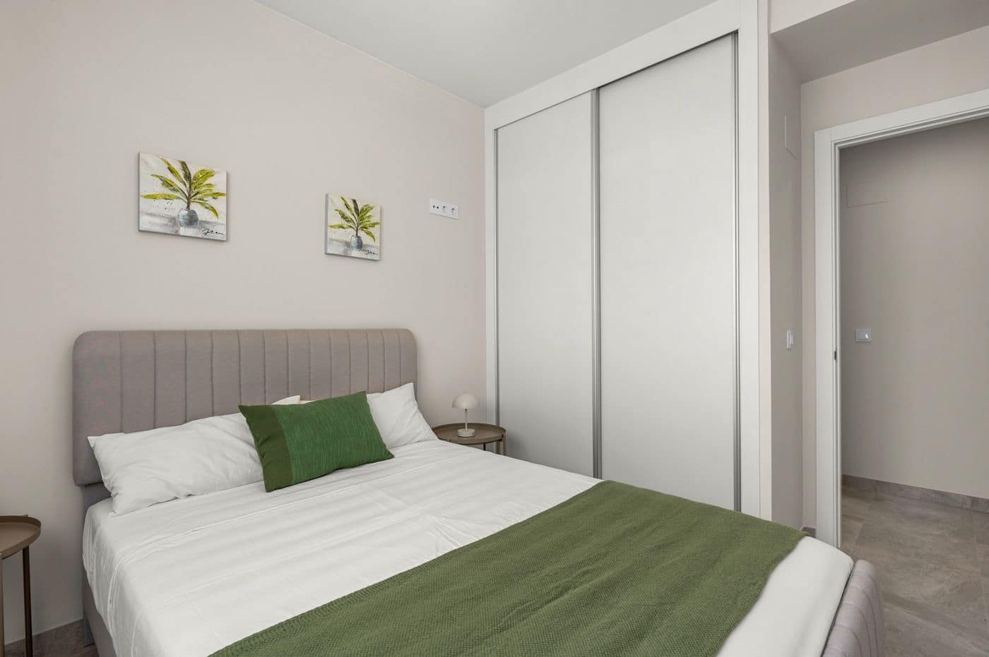 Apartamento de 2 habitaciones en Torrevieja en venta con piscina garaje - 265.000 € (Ref: 9799480)