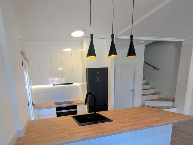 3 soveværelse Villa til salg i La Florida, Orihuela med swimmingpool - € 259.000 (Ref: 9855680)