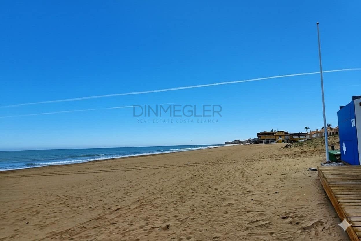 3 bedroom Apartment for sale in Torrevieja with garage - € 359,990 (Ref: 9855684)