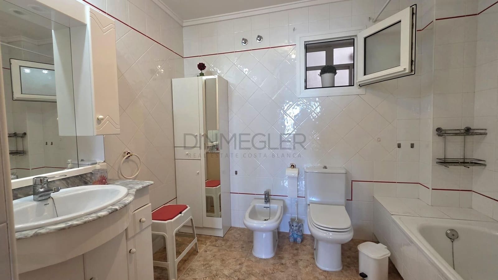 3 bedroom Apartment for sale in Torrevieja with garage - € 359,990 (Ref: 9855684)