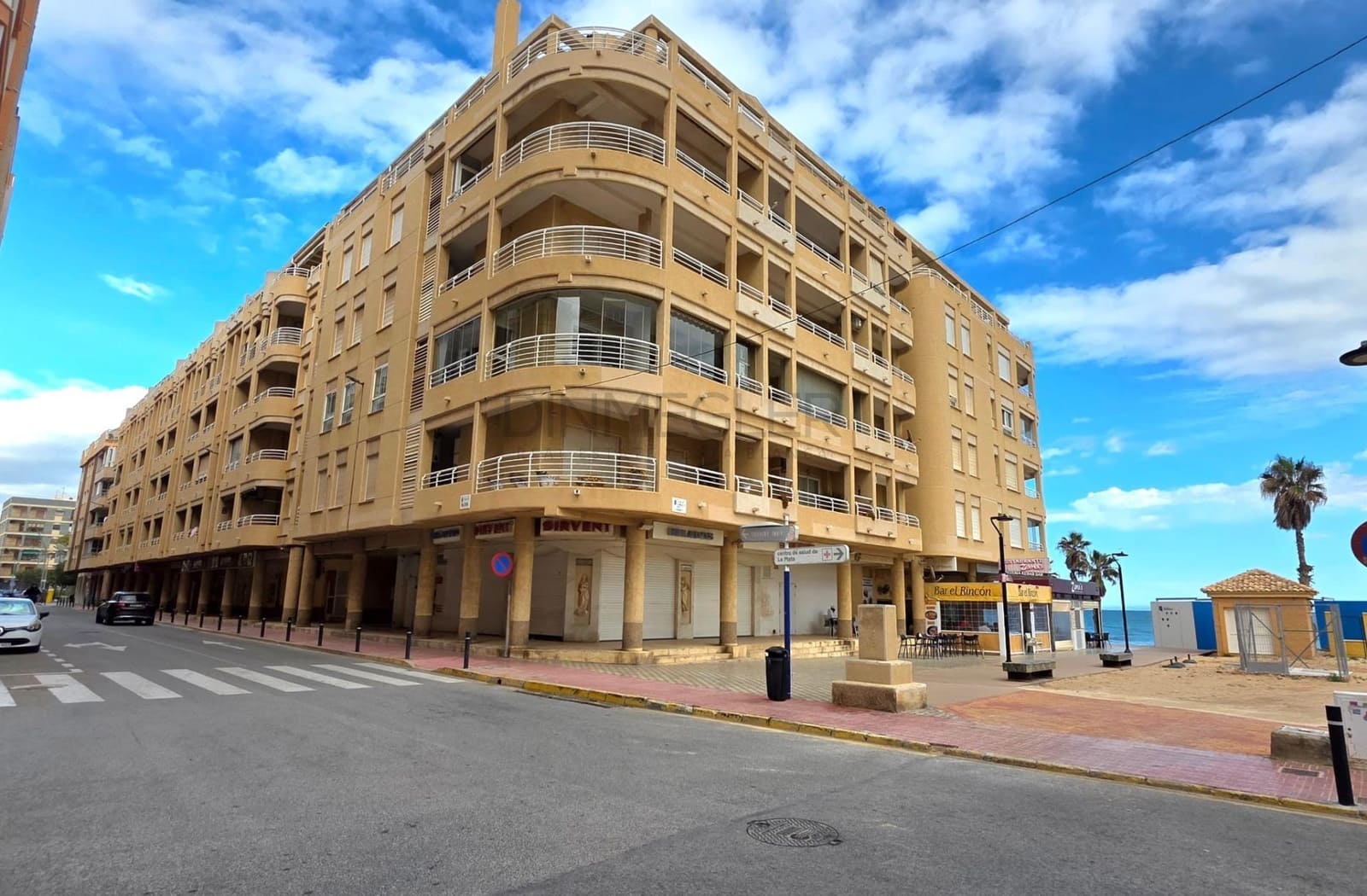 3 bedroom Apartment for sale in Torrevieja with garage - € 359,990 (Ref: 9855684)