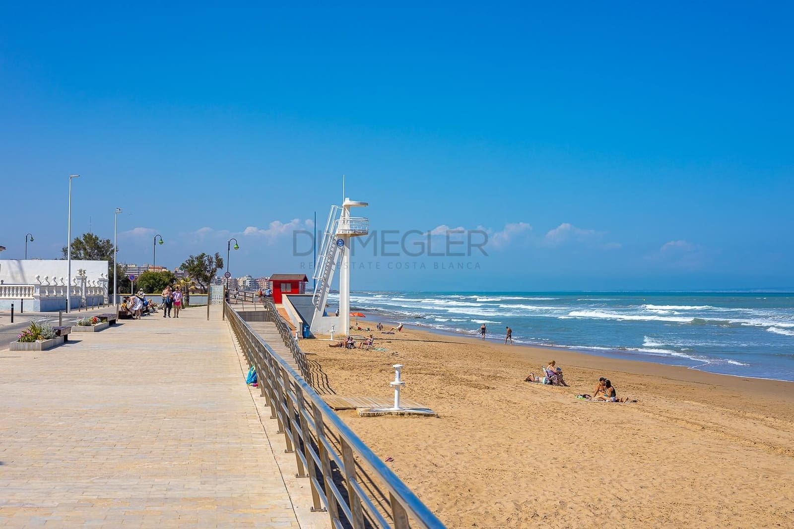 3 bedroom Apartment for sale in Torrevieja with garage - € 359,990 (Ref: 9855684)