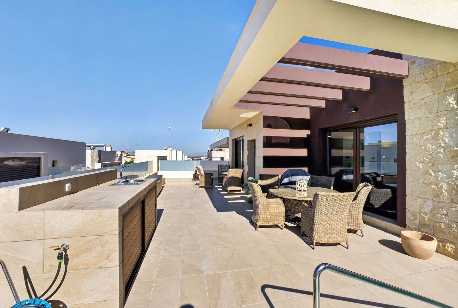 3 bedroom Villa for sale in Rojales with pool - € 469,000 (Ref: 9868817)