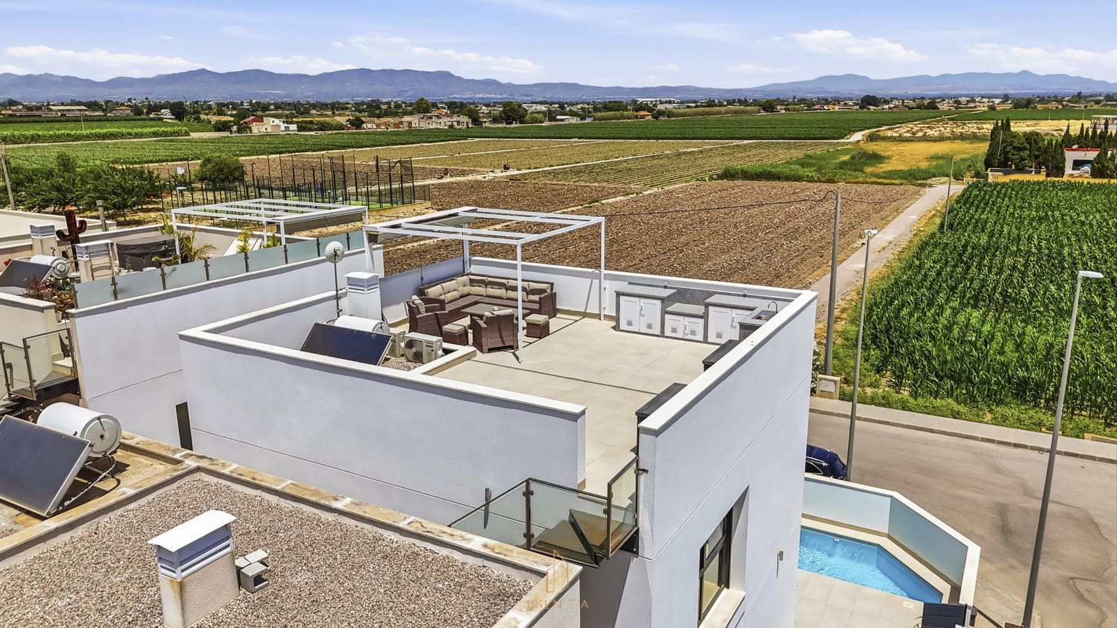 Chalet de 3 habitaciones en Daya Vieja en venta con piscina garaje - 375.000 € (Ref: 9934386)