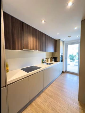 3 soveværelse Lejlighed til leje i San Pedro de Alcantara, Marbella med swimmingpool garage - € 4.750 (Ref: 9107698)