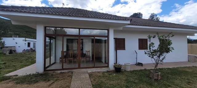 4 quarto Moradia para venda em Macastre com piscina garagem - 165 000 € (Ref: 10074608)