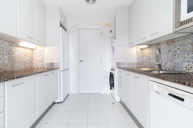 3 soverom Strandleiligheter til salgs i Barcelona by med garasje - € 965 000 (Ref: 9141285)