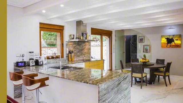 4 soveværelse Villa til salg i Dénia med swimmingpool garage - € 4.000.000 (Ref: 9267550)