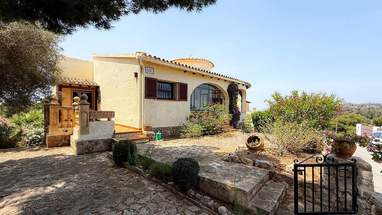3 bedroom Villa for sale in Javea / Xabia with pool - € 1,090,000 (Ref: 9267554)