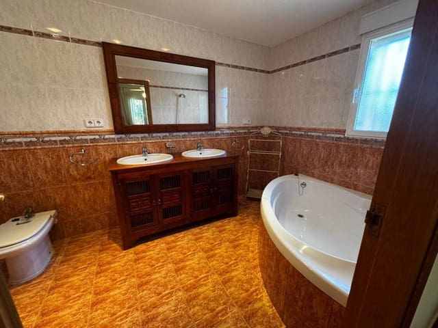 Chalet de 5 habitaciones en Muchamiel / Mutxamel en venta con piscina garaje - 450.000 € (Ref: 9315183)